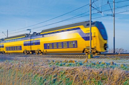 Image of moving train that has refurbished rolling stock from 3M

