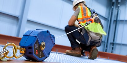Worker using 3M SRL Leading Edge/Sharp Edges product
