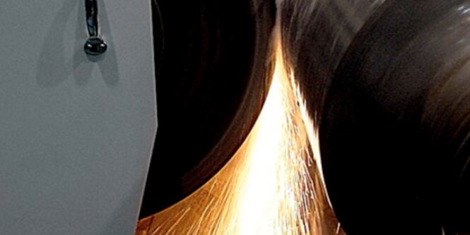 roll grinding application on machine

