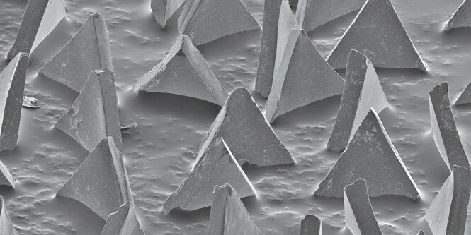 Close up of 3M Precision-Shaped Grain
