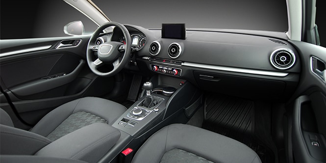 The interior view of a vehicle using 3M™ Ultra-Clear Solar Film (UCSF).
