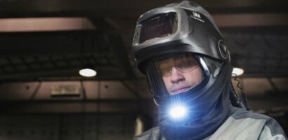 welder wearing 3M Speedglas Heavy Duty Welding Helmet G5-01
