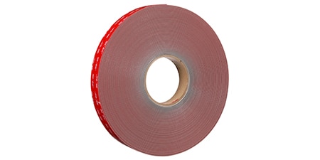 A side view of a roll of 3M™ VHB™ Tape GPH family.
